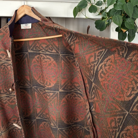 CALZEAT CELTIC COLLECTION, Made in Scotland, 100% Wool Cape/Poncho - Picture 6 of 8